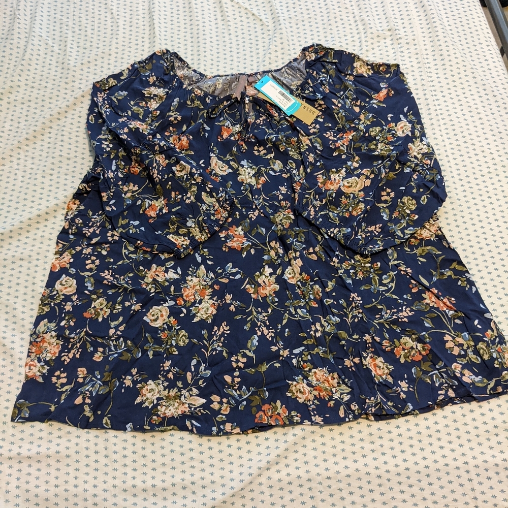 *NWT* Brina & Em keyhole neck peasant blouse